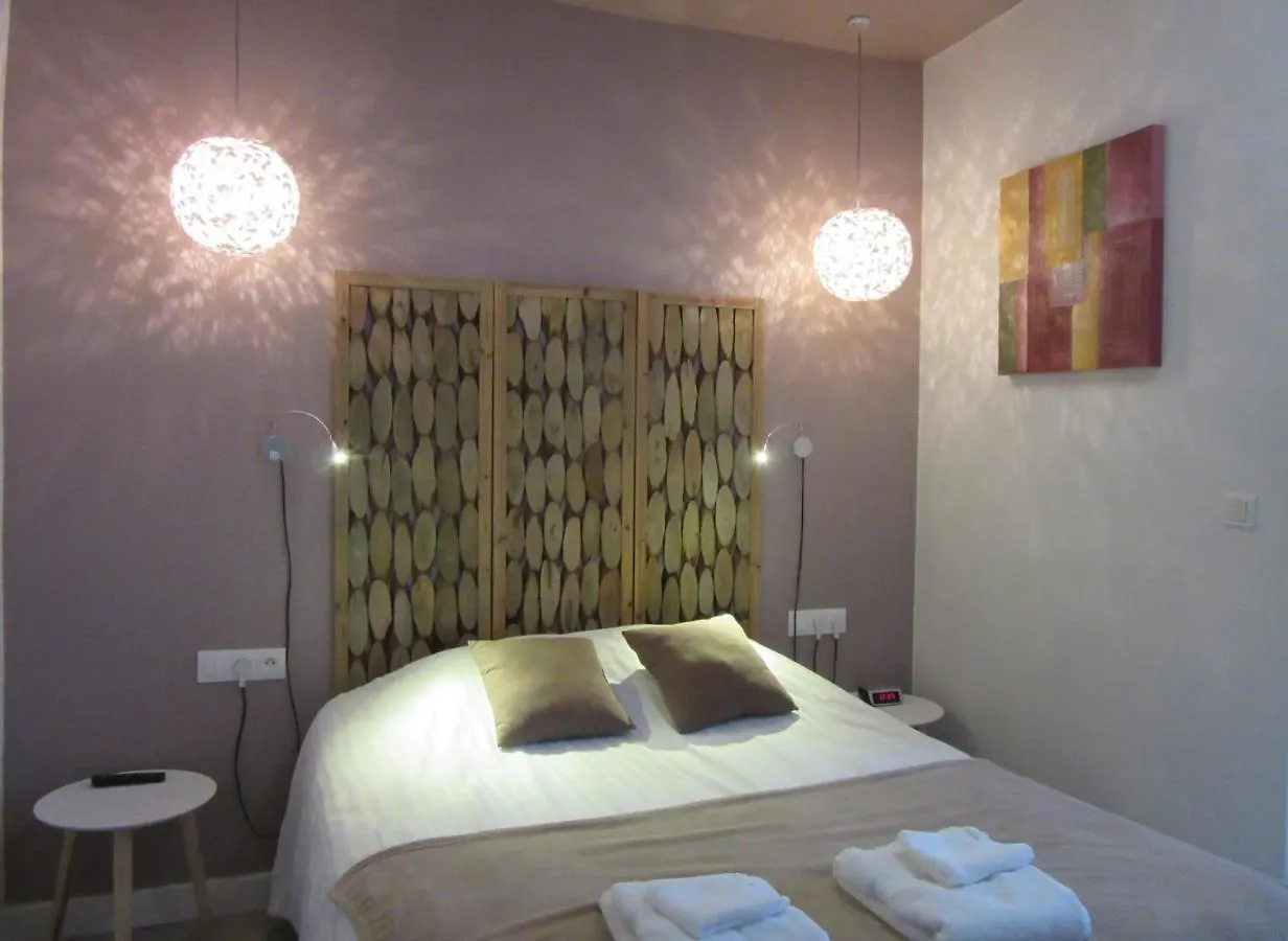 Logis Hotel Des Causses Millau 3*,